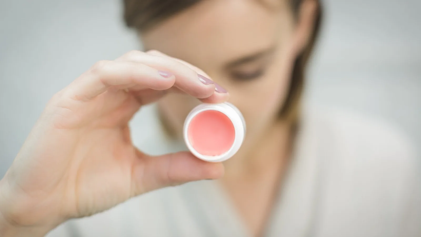 Kosmetyki wielofunkcyjne: kiedy jeden produkt zastąpi kilka
