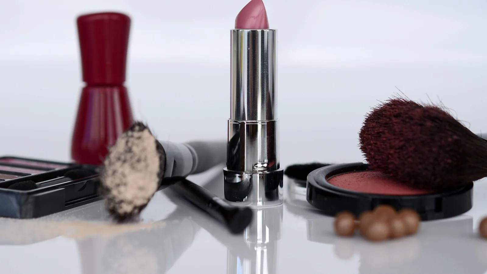 Prestige Cosmetics: jak dobrać pomadkę, lakier i maskarę