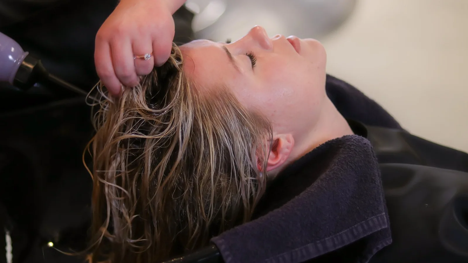 L’biotica Professional Therapy Repair: regeneracja włosów linią