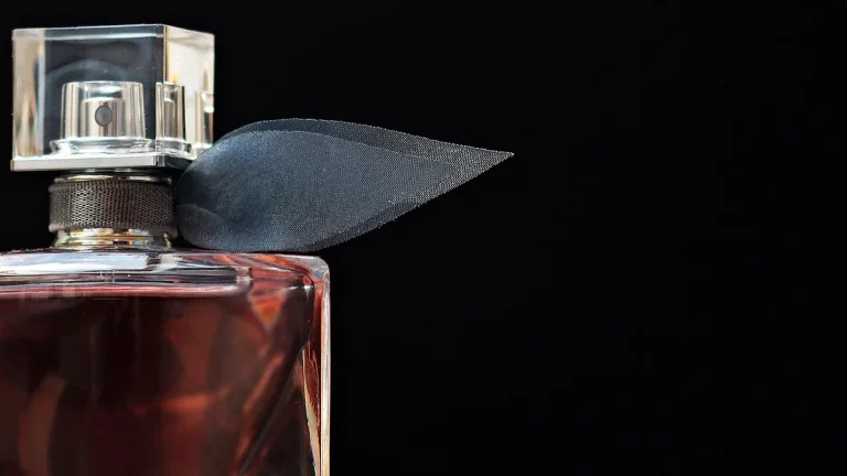Perfumy na prezent: jak wybrać zapach dla bliskiej osoby
